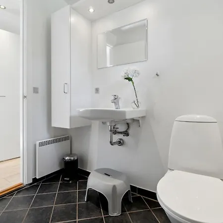 3 Bedroom Awesome In Aakirkeby * Vester Somarken