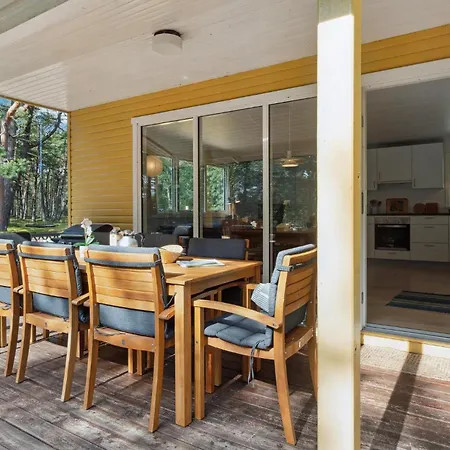 Vakantiehuis 3 Bedroom Awesome In Aakirkeby *