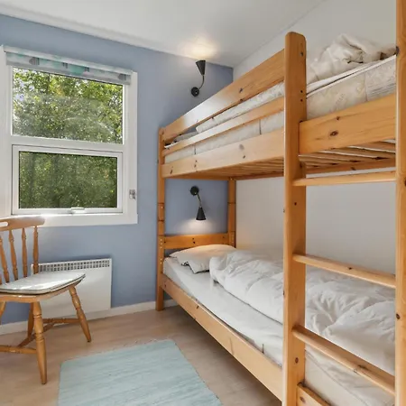 Vakantiehuis 3 Bedroom Awesome In Aakirkeby