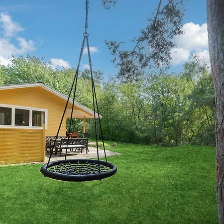 3 Bedroom Cozy In Aakirkeby *