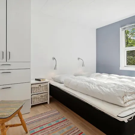 Vakantiehuis 3 Bedroom Awesome In Aakirkeby Vester Somarken